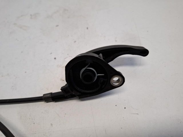 bontott RENAULT CAPTUR Motorháztető Nyitó Kar / Gomb