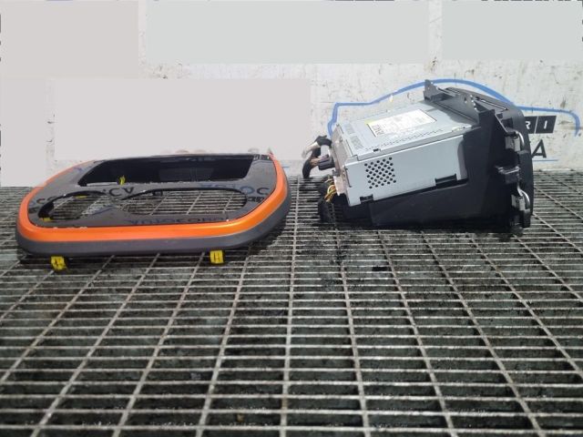 bontott RENAULT CAPTUR Navigációs Fejegység