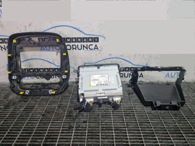 bontott RENAULT CAPTUR Navigációs Fejegység