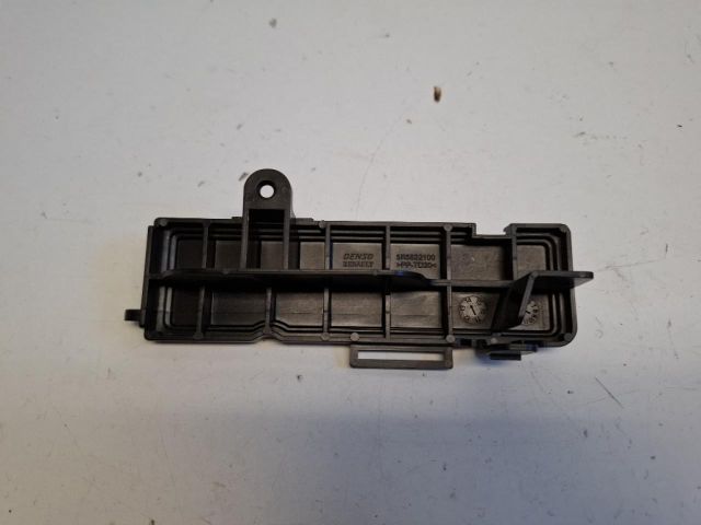 bontott RENAULT CAPTUR Pollenszűrő Fedél