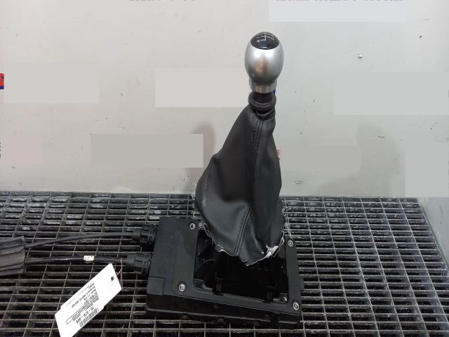 bontott RENAULT CAPTUR Váltógomb