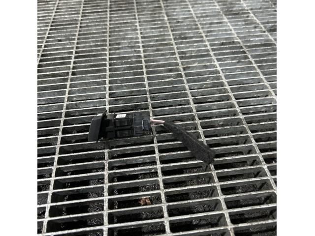 bontott RENAULT CAPTUR Vészvillogó Kapcsoló