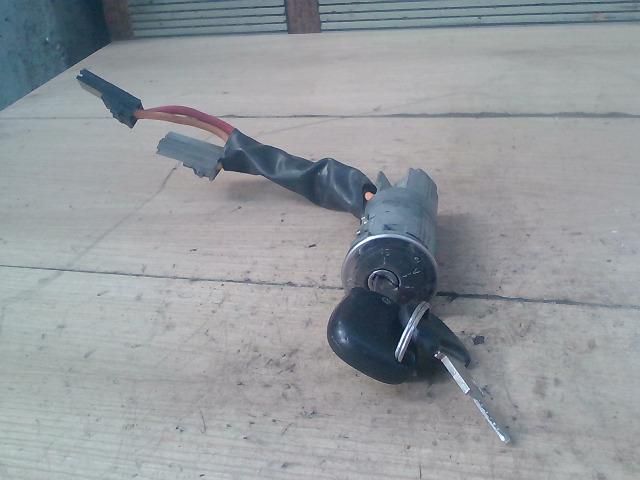 bontott RENAULT CLIO I Gyújtáskapcsoló Házzal