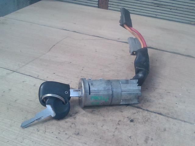 bontott RENAULT CLIO I Gyújtáskapcsoló Házzal