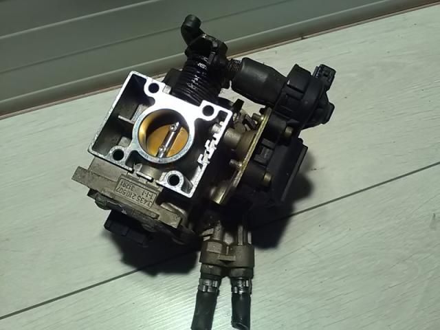 bontott RENAULT CLIO I Központi Injektor