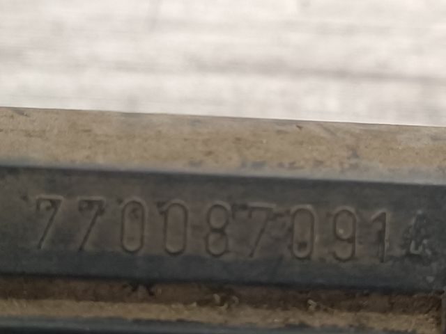 bontott RENAULT CLIO I Porlasztó Sor / Híd