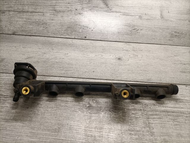 bontott RENAULT CLIO I Porlasztó Sor / Híd