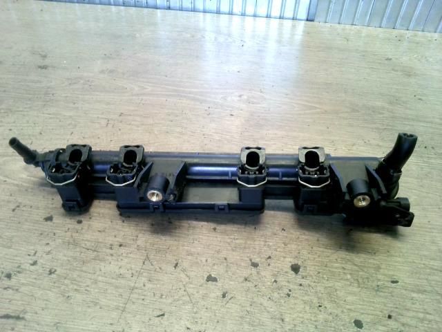 bontott RENAULT CLIO I Porlasztó Sor / Híd