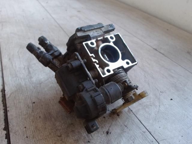 bontott RENAULT CLIO I Központi Injektor