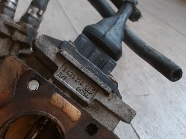 bontott RENAULT CLIO I Központi Injektor