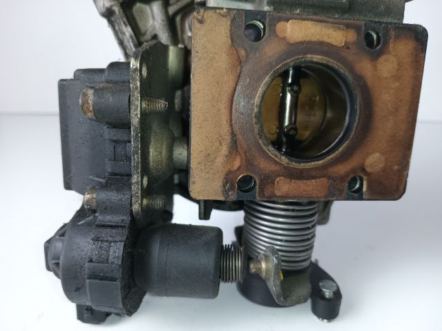 bontott RENAULT CLIO I Központi Injektor