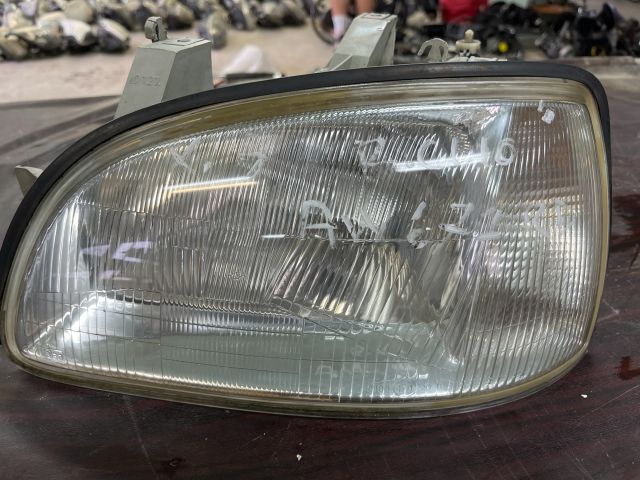 bontott RENAULT CLIO I Bal Fényszóró