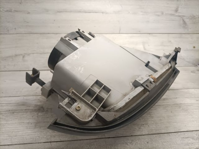 bontott RENAULT CLIO I Bal Fényszóró