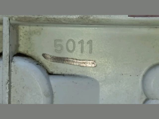 bontott RENAULT CLIO I Bal Hátsó Lámpa Foglalat