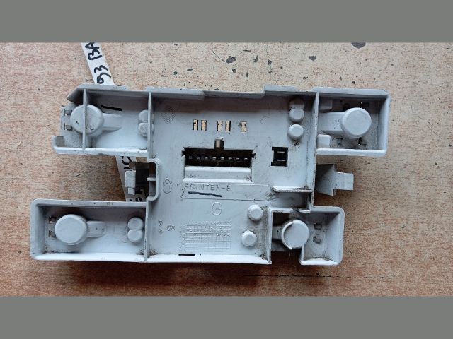 bontott RENAULT CLIO I Bal Hátsó Lámpa Foglalat