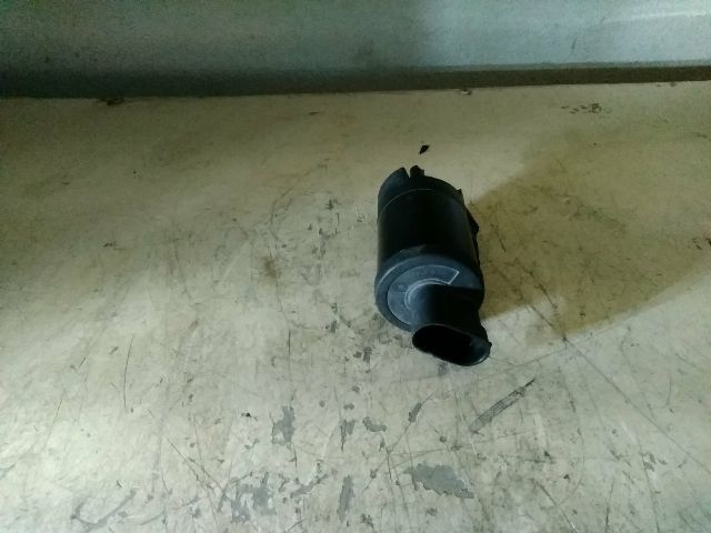 bontott RENAULT CLIO I Első Ablakmosó Szivattyú