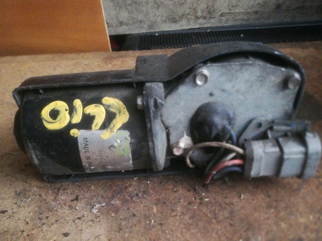 bontott RENAULT CLIO I Első Ablaktörlő Motor