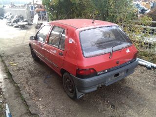 bontott RENAULT CLIO I Első Lökhárító (Üresen)