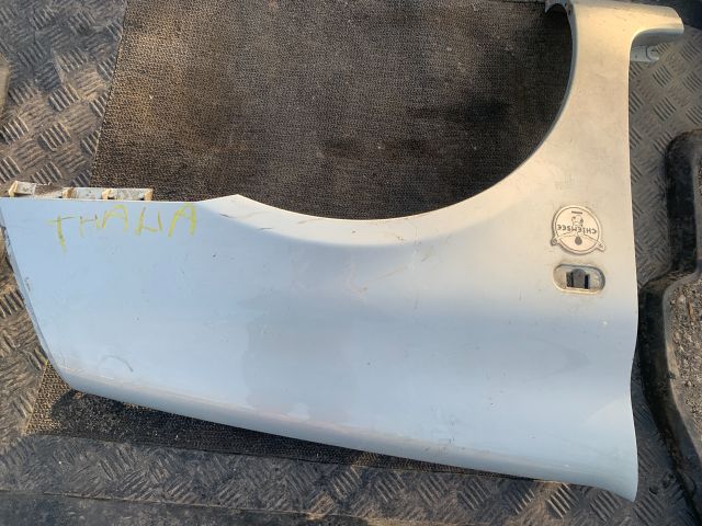 bontott RENAULT CLIO I Jobb első Sárvédő