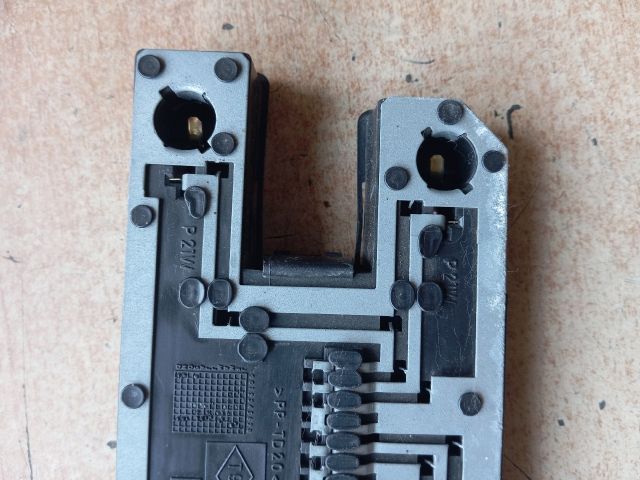 bontott RENAULT CLIO I Jobb Hátsó Lámpa Foglalat