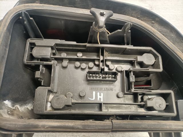 bontott RENAULT CLIO I Jobb Hátsó Lámpa