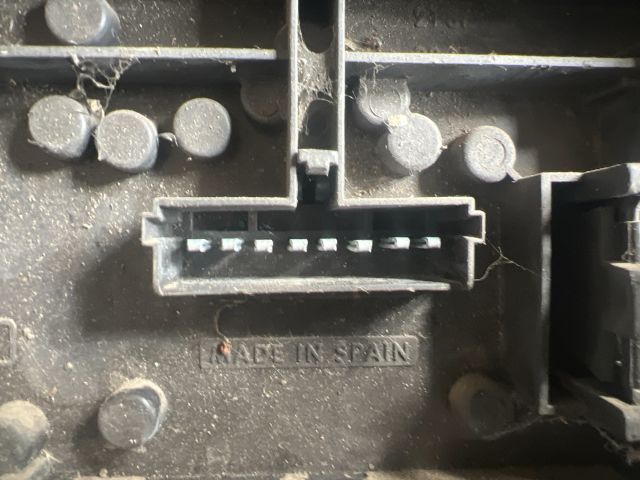 bontott RENAULT CLIO I Jobb Hátsó Lámpa