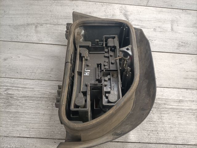 bontott RENAULT CLIO I Jobb Hátsó Lámpa