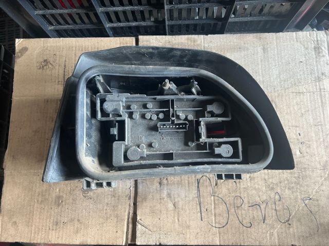 bontott RENAULT CLIO I Jobb Hátsó Lámpa