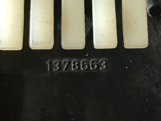 bontott RENAULT CLIO I Motorháztető Nyitó Kar / Gomb