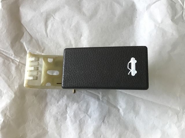 bontott RENAULT CLIO I Motorháztető Nyitó Kar / Gomb