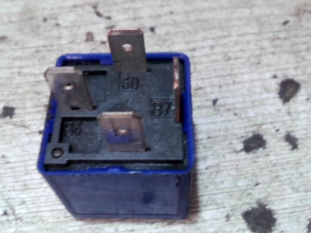 bontott RENAULT CLIO I Relé