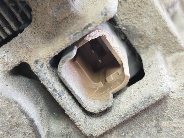 bontott RENAULT CLIO II Generátor