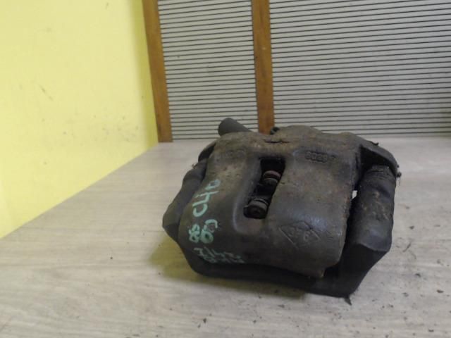 bontott RENAULT CLIO II Jobb első Féknyereg Munkahengerrel