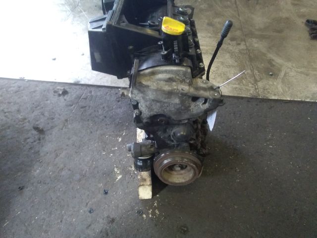 bontott RENAULT CLIO II Motor (Fűzött blokk hengerfejjel)