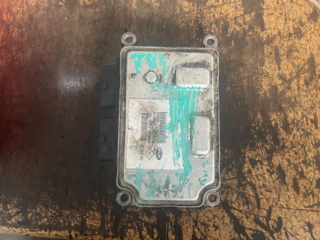 bontott RENAULT CLIO II Motorvezérlő