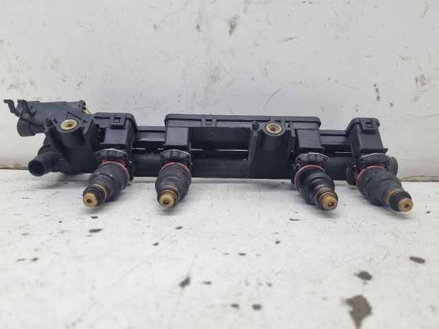 bontott RENAULT CLIO II Porlasztó Sor / Híd