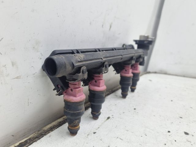 bontott RENAULT CLIO II Porlasztó Sor / Híd