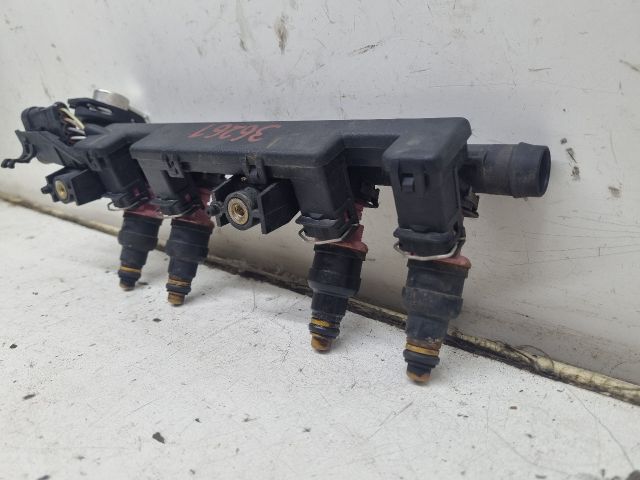 bontott RENAULT CLIO II Porlasztó Sor / Híd