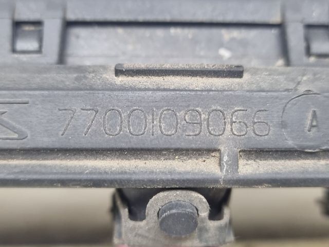 bontott RENAULT CLIO II Porlasztó Sor / Híd