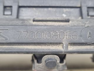 bontott RENAULT CLIO II Porlasztó Sor / Híd