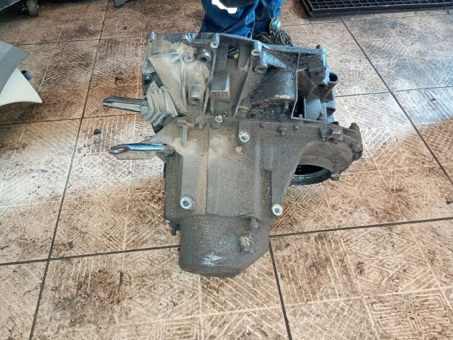 bontott RENAULT CLIO II Váltó (Mechanikus)