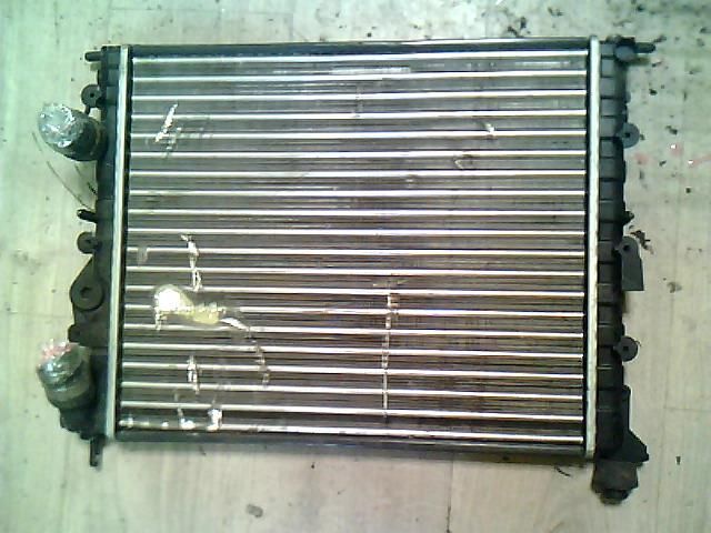 bontott RENAULT CLIO II Vízhűtő Radiátor (Nem klímás)