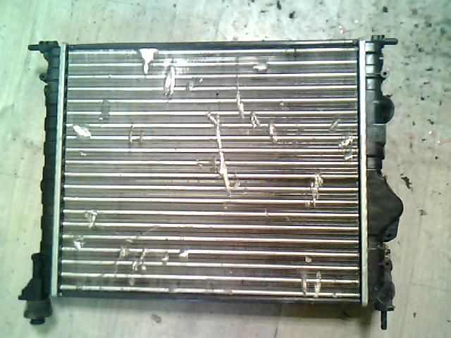 bontott RENAULT CLIO II Vízhűtő Radiátor (Nem klímás)