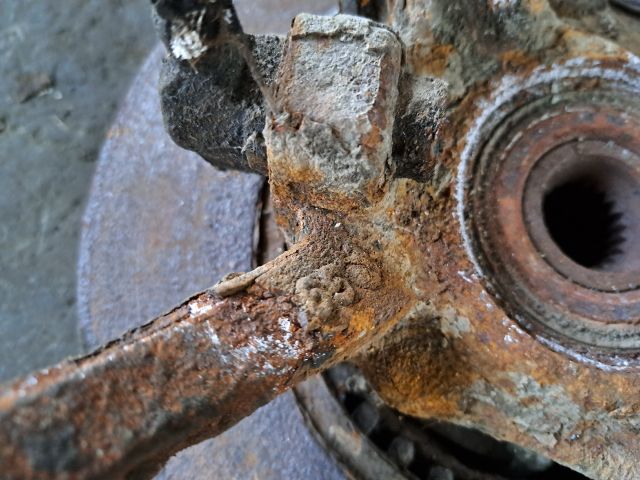 bontott RENAULT CLIO II Bal első Csonkállvány Kerékaggyal