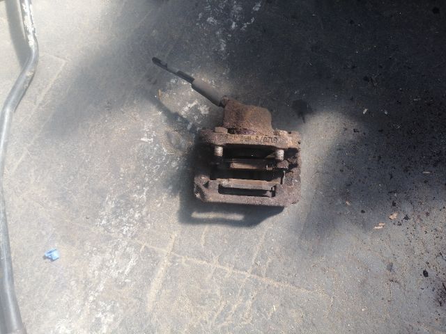 bontott RENAULT CLIO II Bal első Féknyereg Munkahengerrel