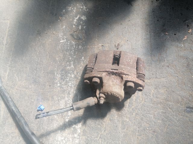 bontott RENAULT CLIO II Bal első Féknyereg Munkahengerrel