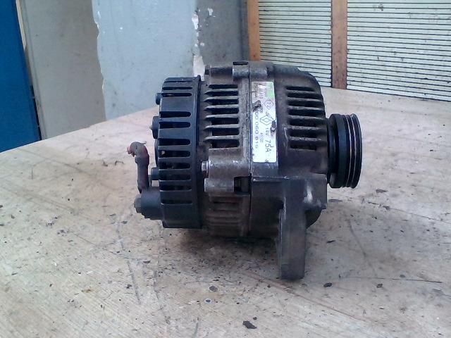 bontott RENAULT CLIO II Generátor