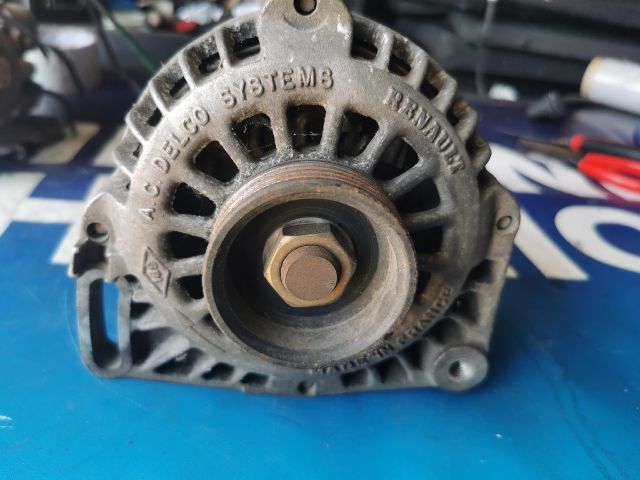 bontott RENAULT CLIO II Generátor