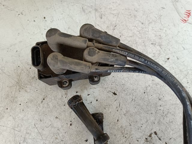 bontott RENAULT CLIO II Gyújtótrafó Szett