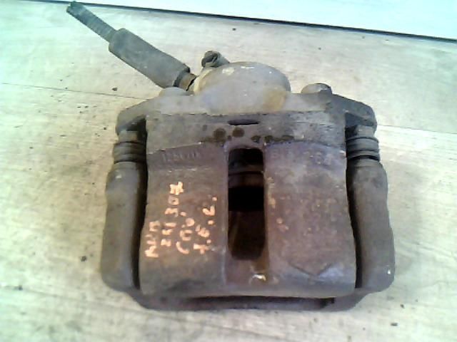 bontott RENAULT CLIO II Jobb első Féknyereg Munkahengerrel